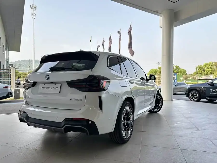 بي إم دبليو iX3 2022 طراز مُعدل إصدار الابتكار