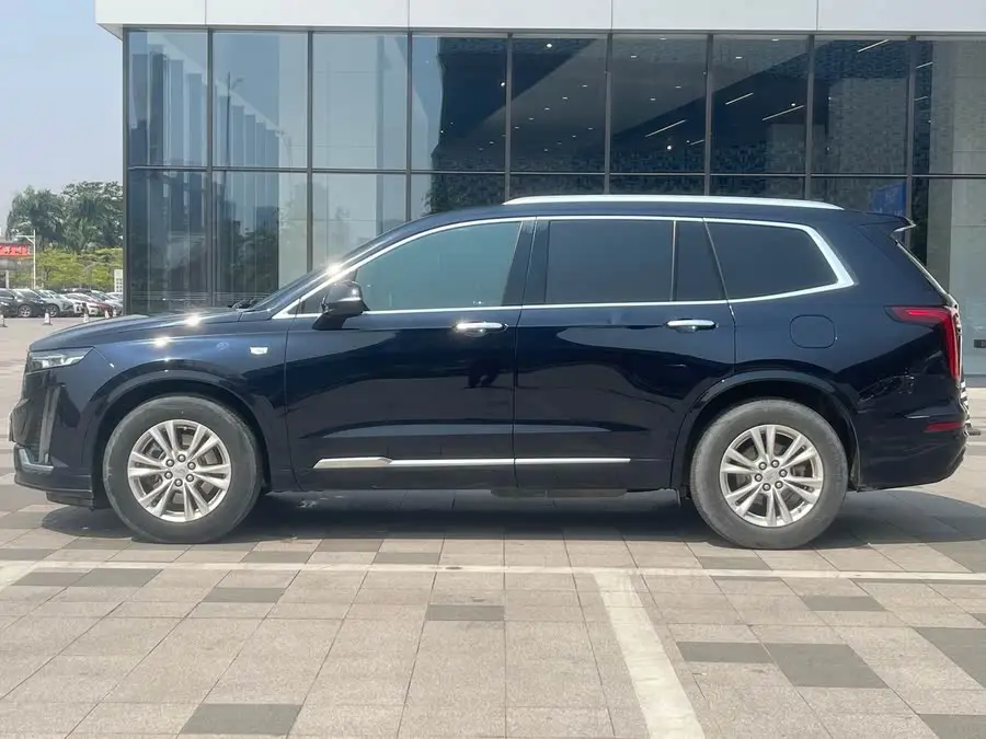 كاديلاك XT6 2021 28T طراز فاخر سبعة مقاعد