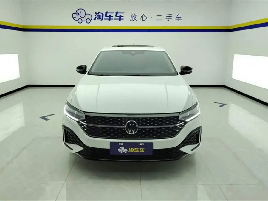 لافيدا 2023 300TSI DSG نسخة السماء الكاملة