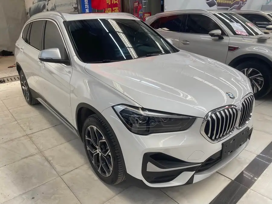 بي إم دبليو X1 2022 sDrive20Li الفئة الفاخرة