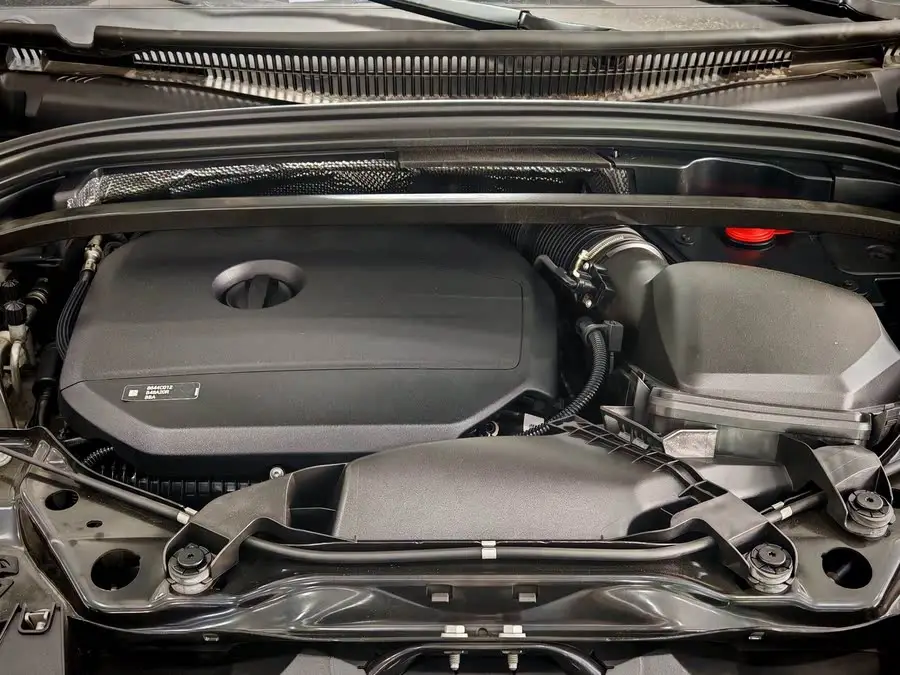 بي إم دبليو X1 2023 xDrive25Li حزمة تصميم X