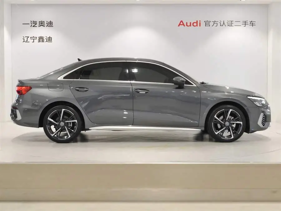 أودي A3 2021 A3L ليموزين 35 TFSI الرياضية التقدمية