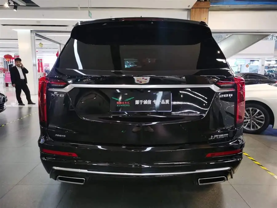 كاديلاك XT6 2022 2.0T ذات سبعة مقاعد دفع رباعي فاخر
