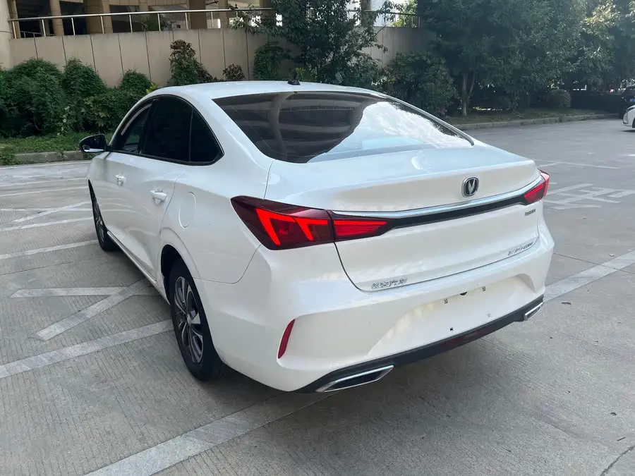 ييدونغ 2021 بلس بلو ويل NE 1.4T GDI DCT النسخة الفاخرة