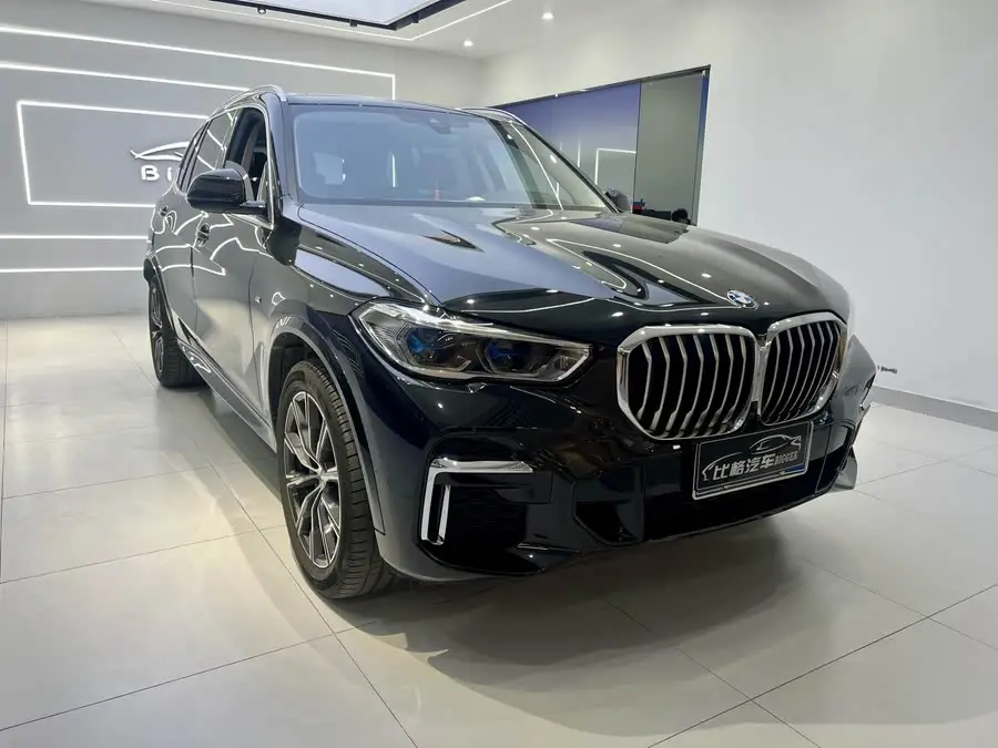 بي إم دبليو X5 2022 xDrive 30Li حزمة M الرياضية