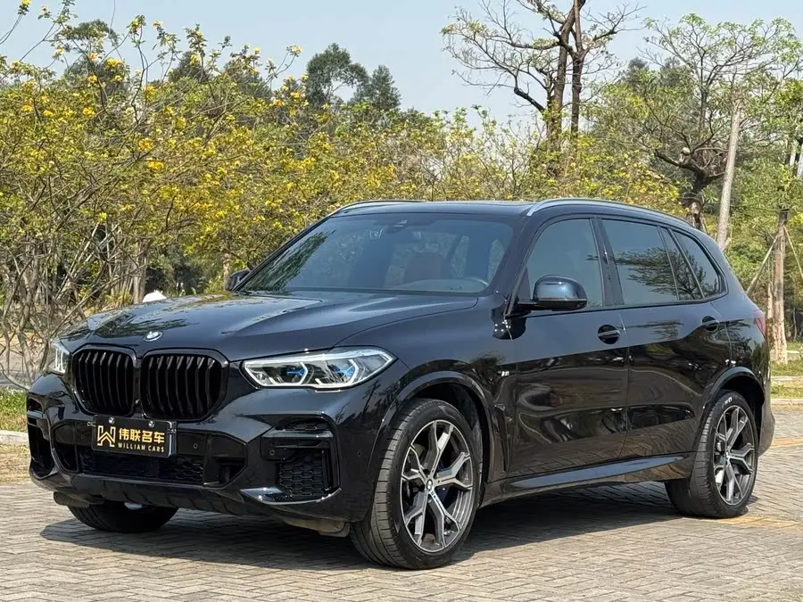 بي إم دبليو X5 2022 xDrive 40Li حزمة M الرياضية