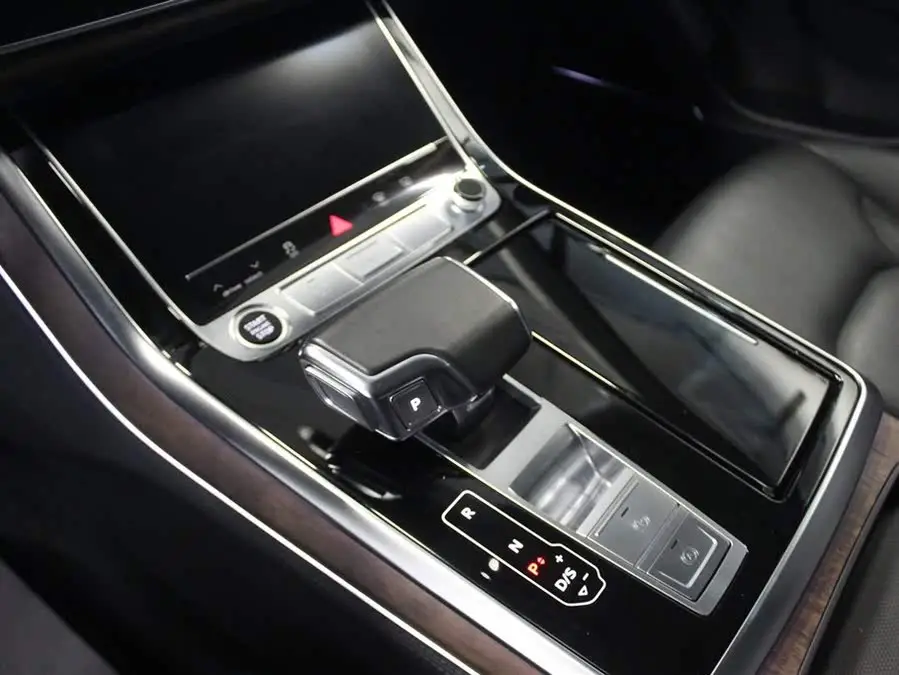 Audi Q7 2023 55 TFSI quattro S line Sport