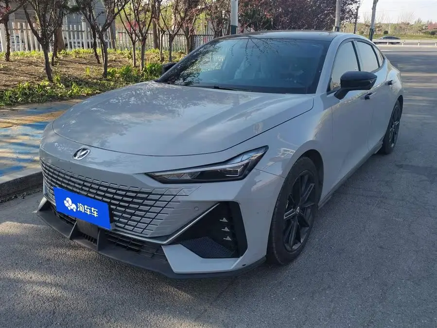 Changan UNI-V 2022 1.5T Premium