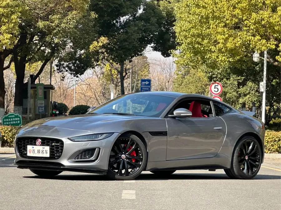 جاكوار F-TYPE 2023 P300 النسخة الصلبة R-DYNAMIC BLACK