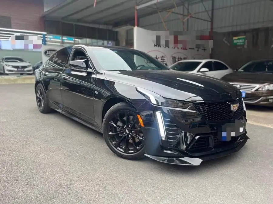 كاديلاك CT5 2023 28T الفاخرة (الإصدار القياسي)