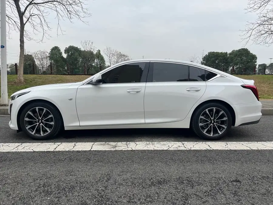 كاديلاك CT5 2022 28T بريميوم