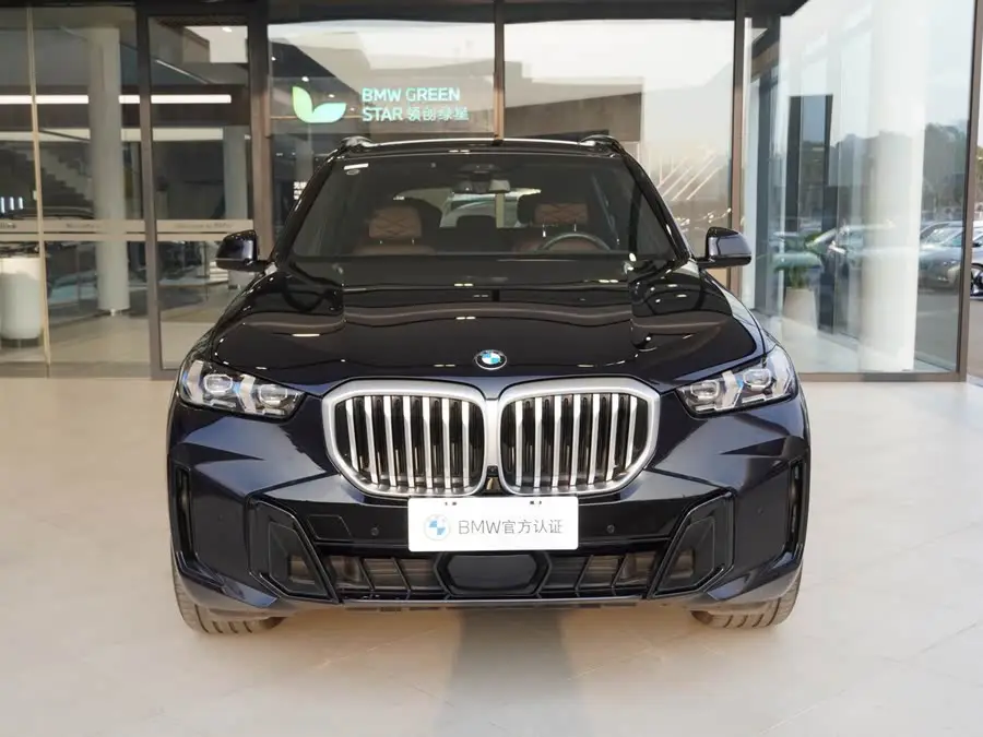 بي إم دبليو X5 2023 xDrive 40Li حزمة M الرياضية الليلية الحصرية