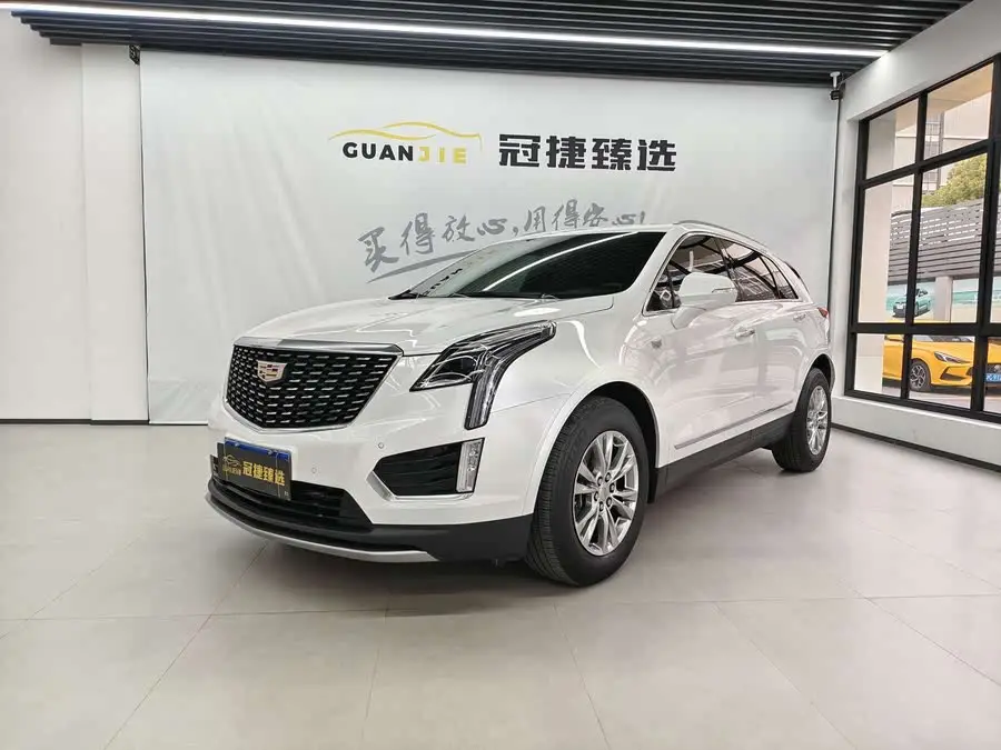 كاديلاك XT5 2021 2.0T فخمة دفع أمامي