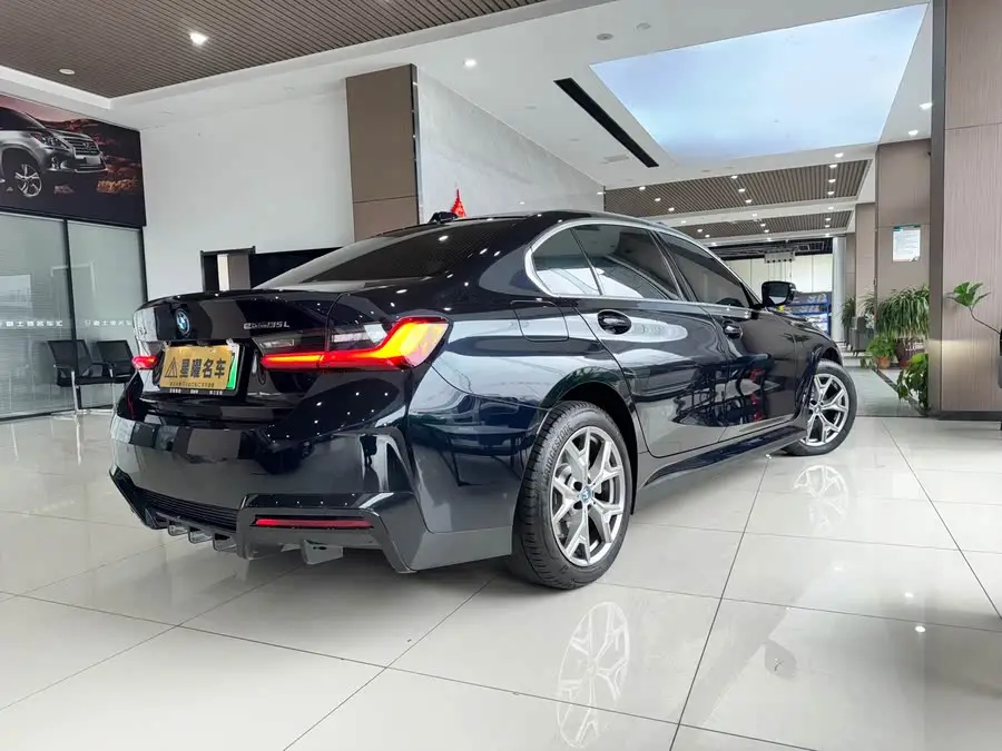 بي إم دبليو i3 2024 eDrive 35 L