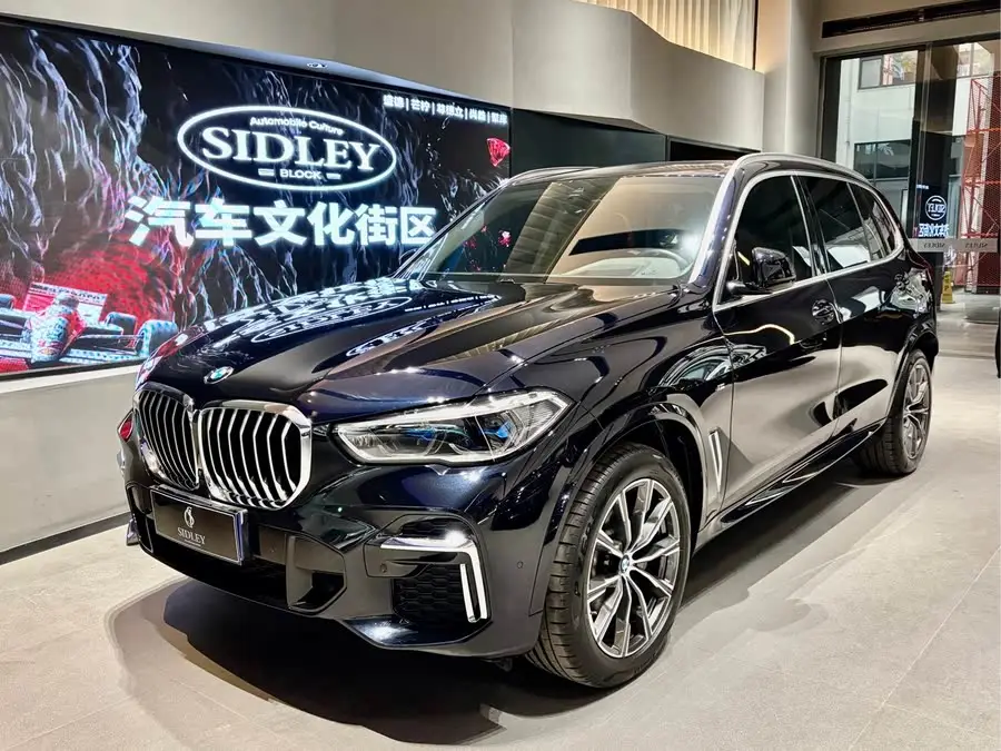 بي ام دبليو X5 2022 xDrive 30Li باقة M الرياضية الفاخرة