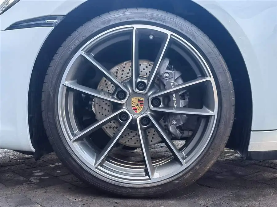 بورش 911 2023 كاريرا 3.0T