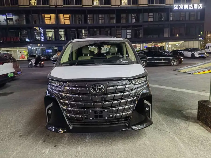 ألفارد 2024 طراز هجين 2.5 لتر النسخة المميزة