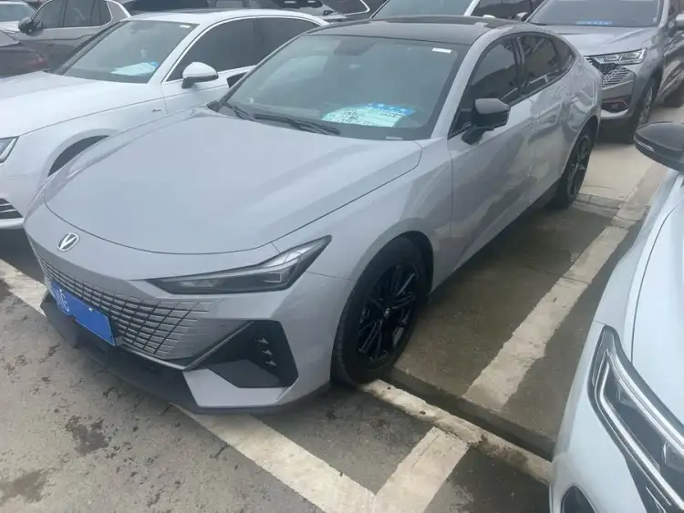 Changan UNI-V 2022 1.5T Intelligent Navigation Edition