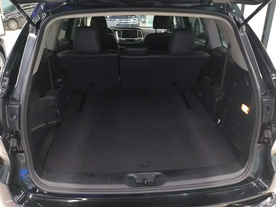 هايلاندر 2021 2.0T دفع رباعي فئة متميزة 7 مقاعد