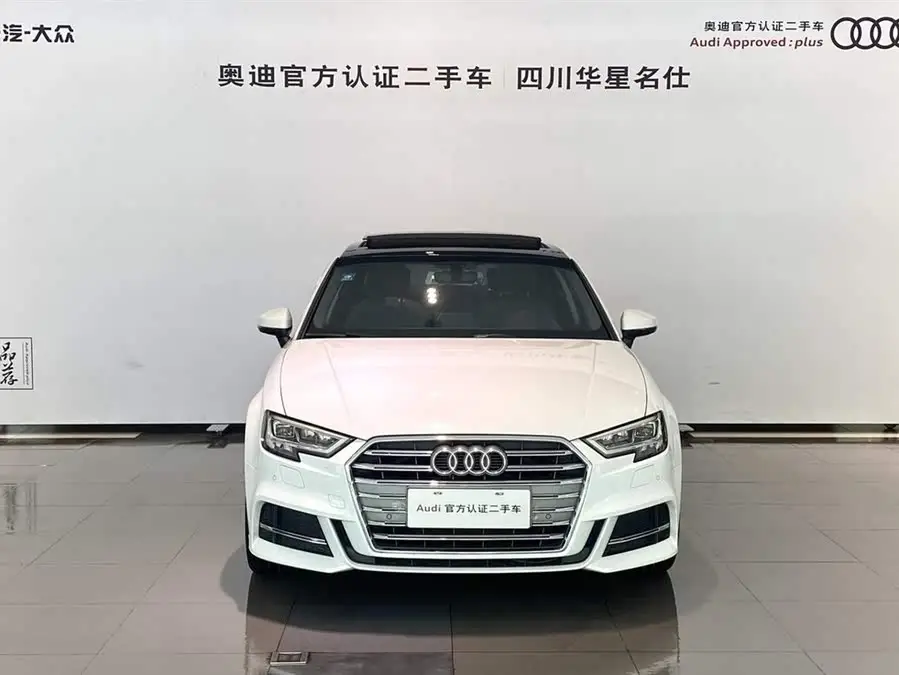 أودي A3 2020 ليموزين 35 TFSI الطراز الأنيق الوطنية V