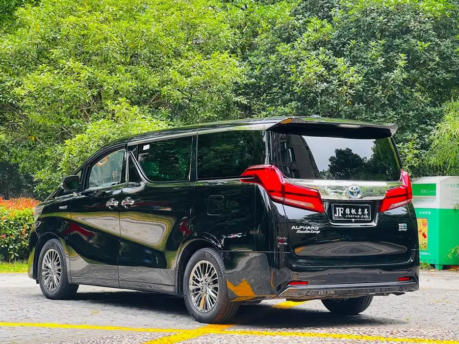 ألفارد 2021 هايبرد 2.5 لتر إكزكيوتف