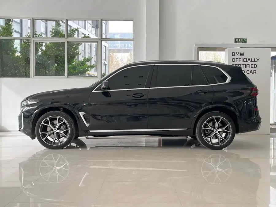 BMW X5 2023 xDrive 30Li Luxury M Sport Package
