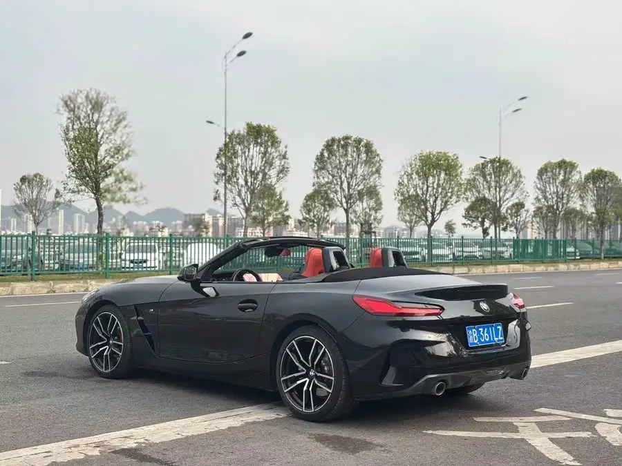 بي إم دبليو Z4 2022 sDrive 25i حزمة M الرياضية