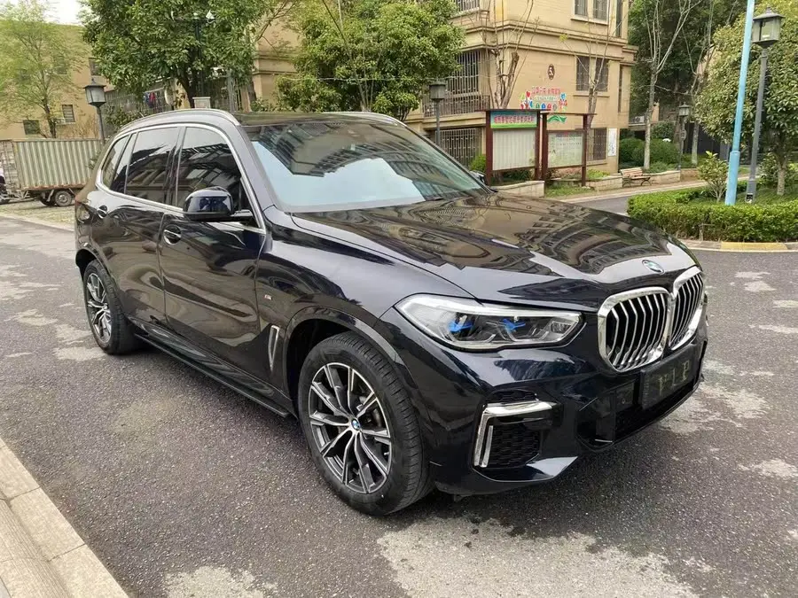 BMW X5 2023 xDrive 30Li 尊享型M运动套装