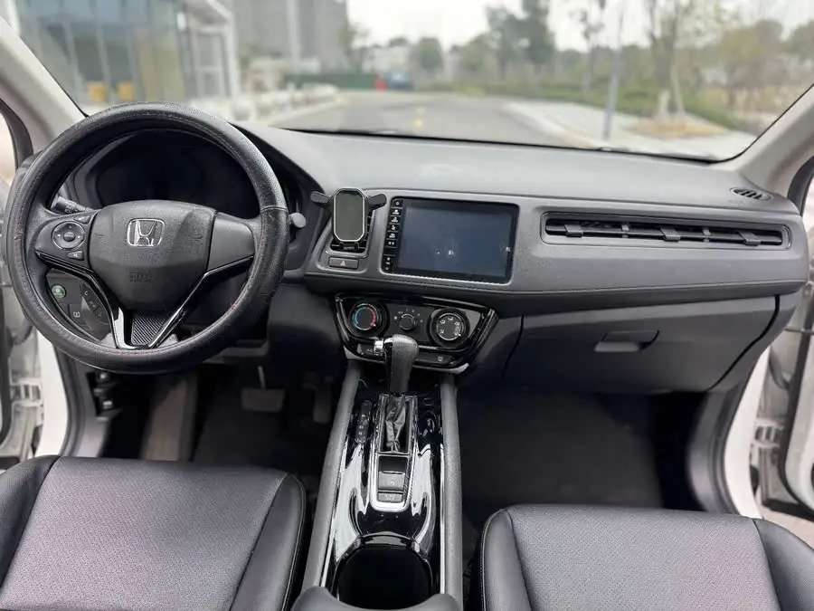 Honda Vezel 2020 1.5L CVT Pioneer Edition