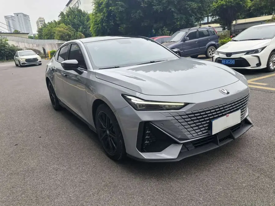 Changan UNI-V 2022 1.5T Premium