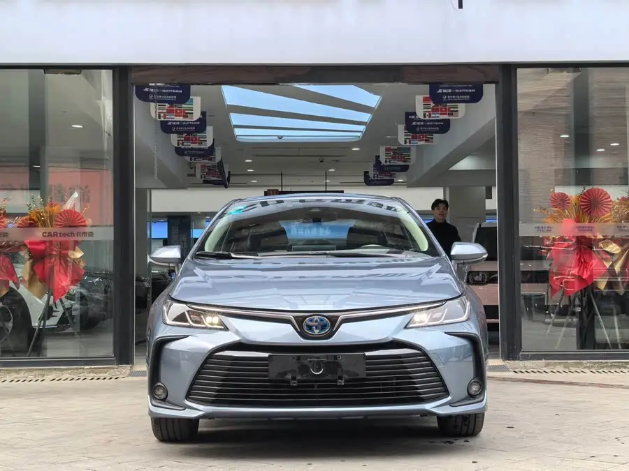 2021 كورولا هايبرد 1.8 لتر E-CVT النسخة النخبوية