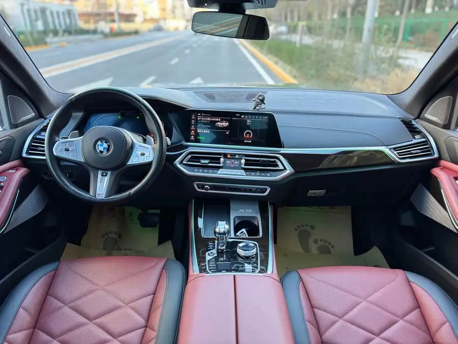 BMW X5 2022 xDrive 40Li M Sport Package