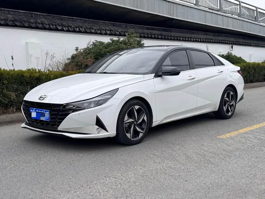 Elantra 2021 1.5L CVT GLS Leading Edition