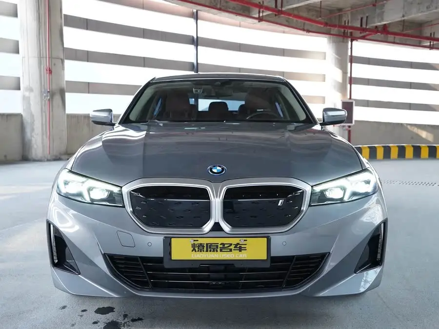 بي إم دبليو i3 2022 eDrive 35 L