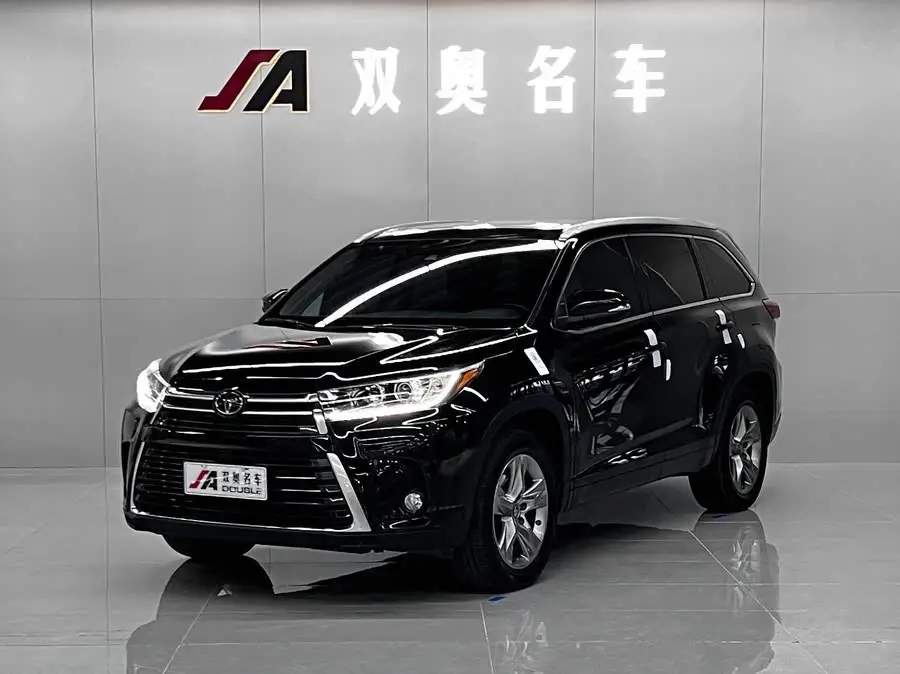 2021 هايلاندر 2.0T دفع رباعي فئة متميزة 7 مقاعد