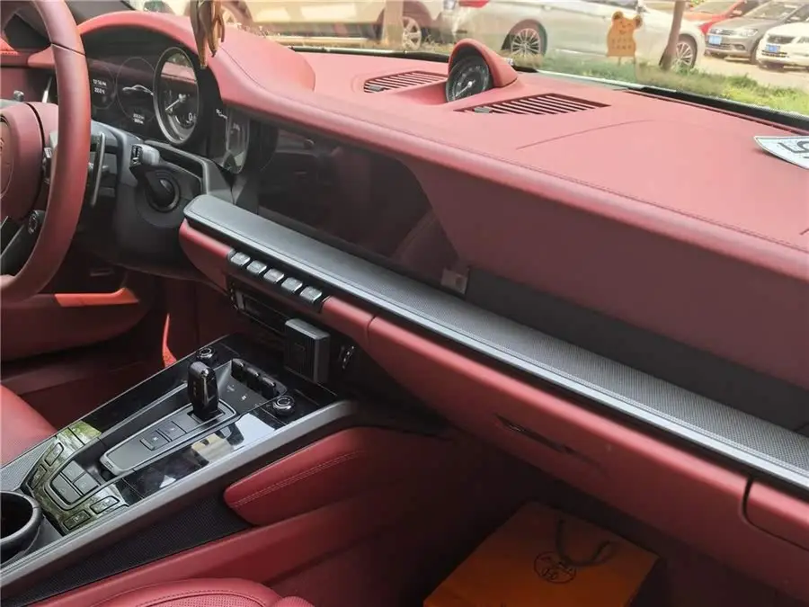 بورش 911 2023 كاريرا 3.0T