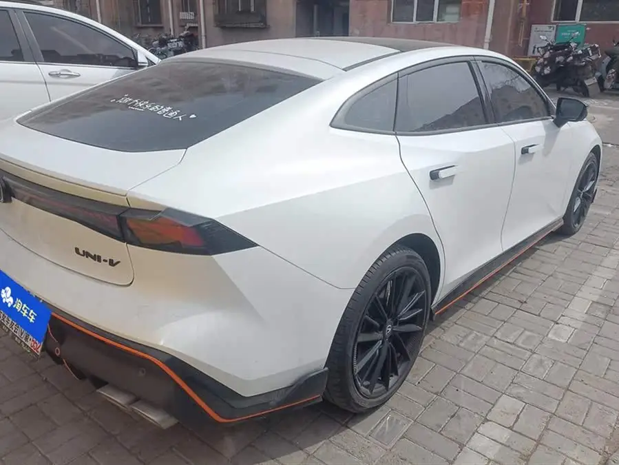 Changan UNI-V 2023 2.0T Ling Su Edition