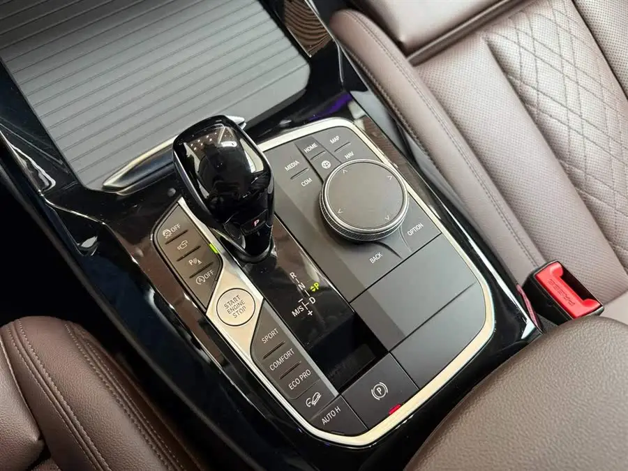 بي إم دبليو X3 2023 xDrive30i الطراز الرائد حزمة ليلة M