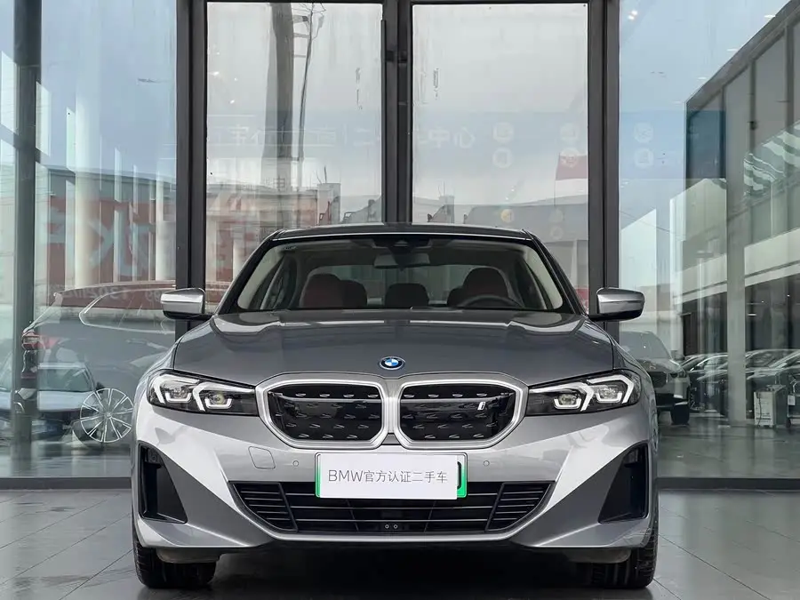 بي إم دبليو i3 2024 eDrive 35 L