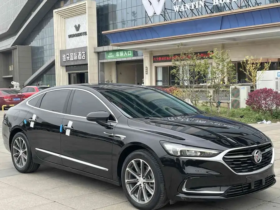 بيوك لاكروس 2022 652T الفاخرة