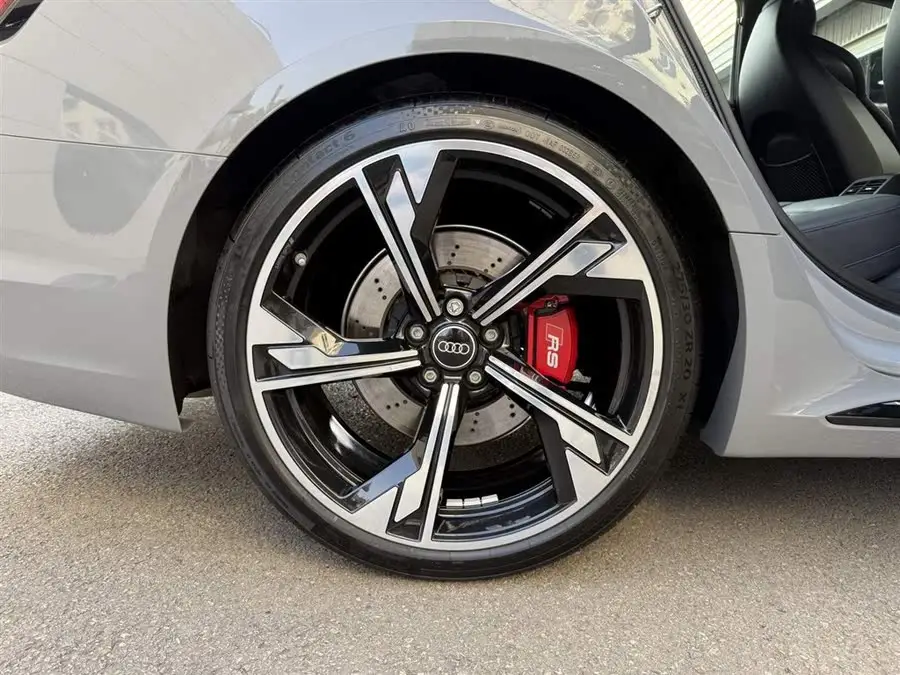 أودي RS 4 2023 RS4 أفانت إصدار بلاك