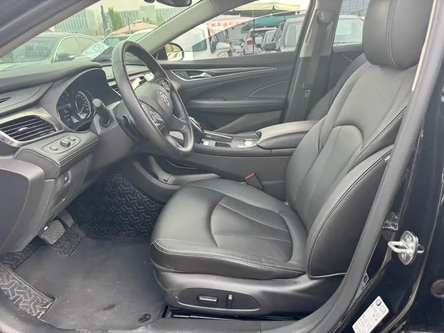 بيوك لاكروس 2022 652T الفاخرة