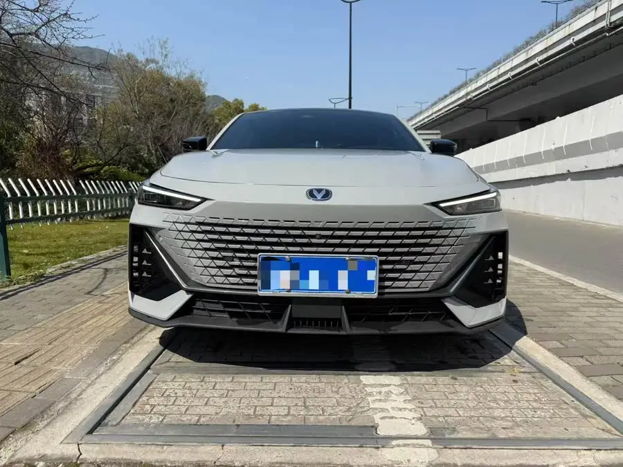 Changan UNI-V 2022 1.5T Premium