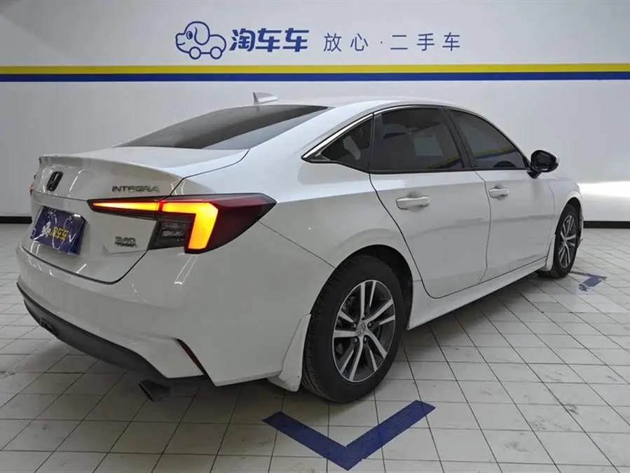 2023 Model 240TURBO CVT Leading Edition