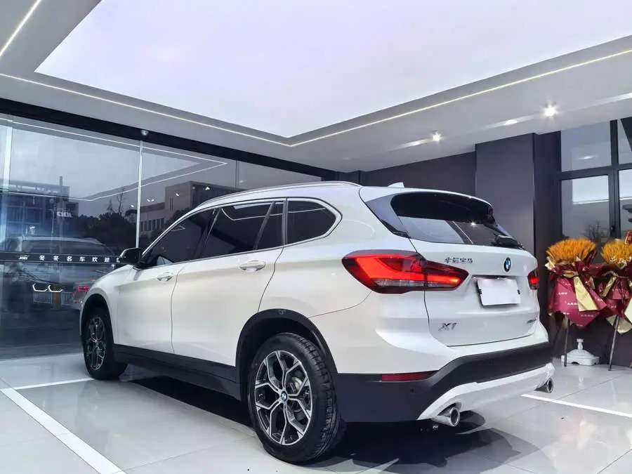 بي إم دبليو X1 2022 sDrive25Li النسخة الرائدة