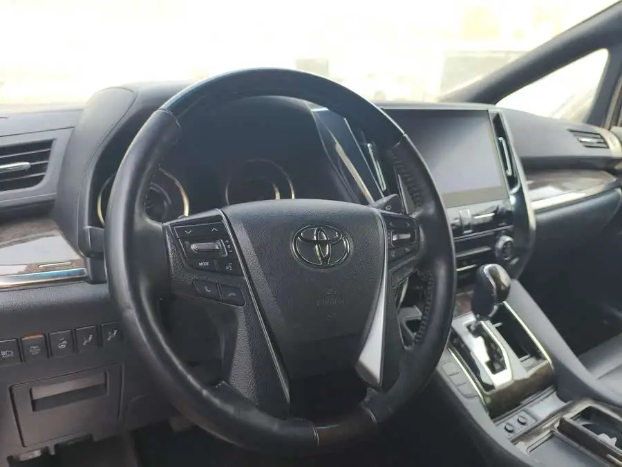 ألفارد 2021 هايبرد 2.5 لتر بريميوم