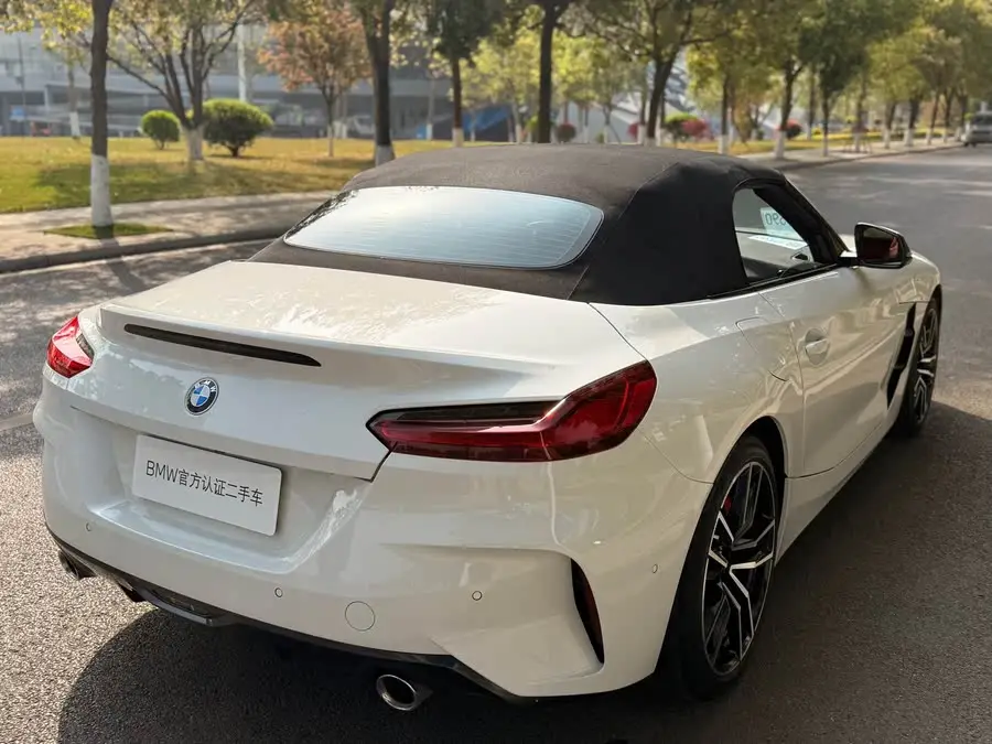 بي إم دبليو Z4 2022 sDrive 25i حزمة رياضية M