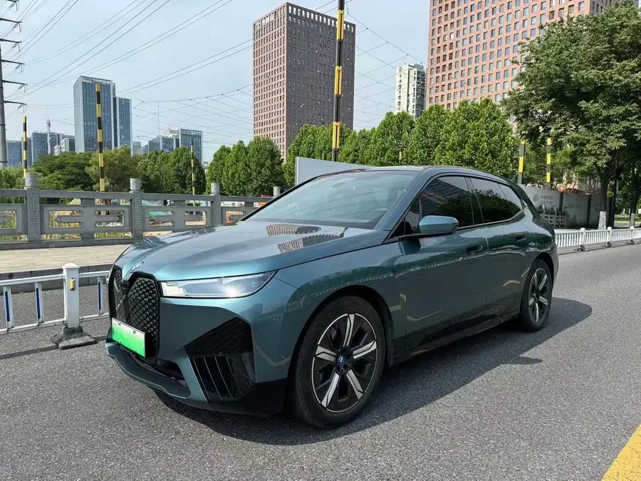 BMW iX 2023 xDrive40