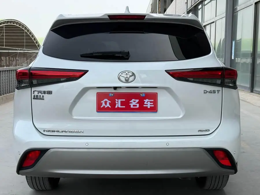 هايلاندر 2022 380T نسخة بريميوم للدفع الرباعي 7 مقاعد