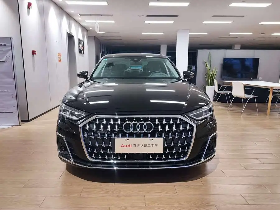 أودي A8 2024 A8L 55 TFSI كواترو الرائد